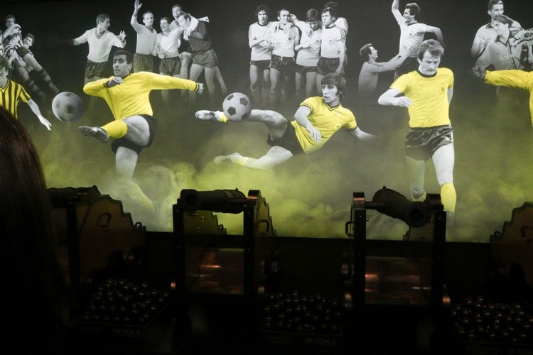 22112024aek11