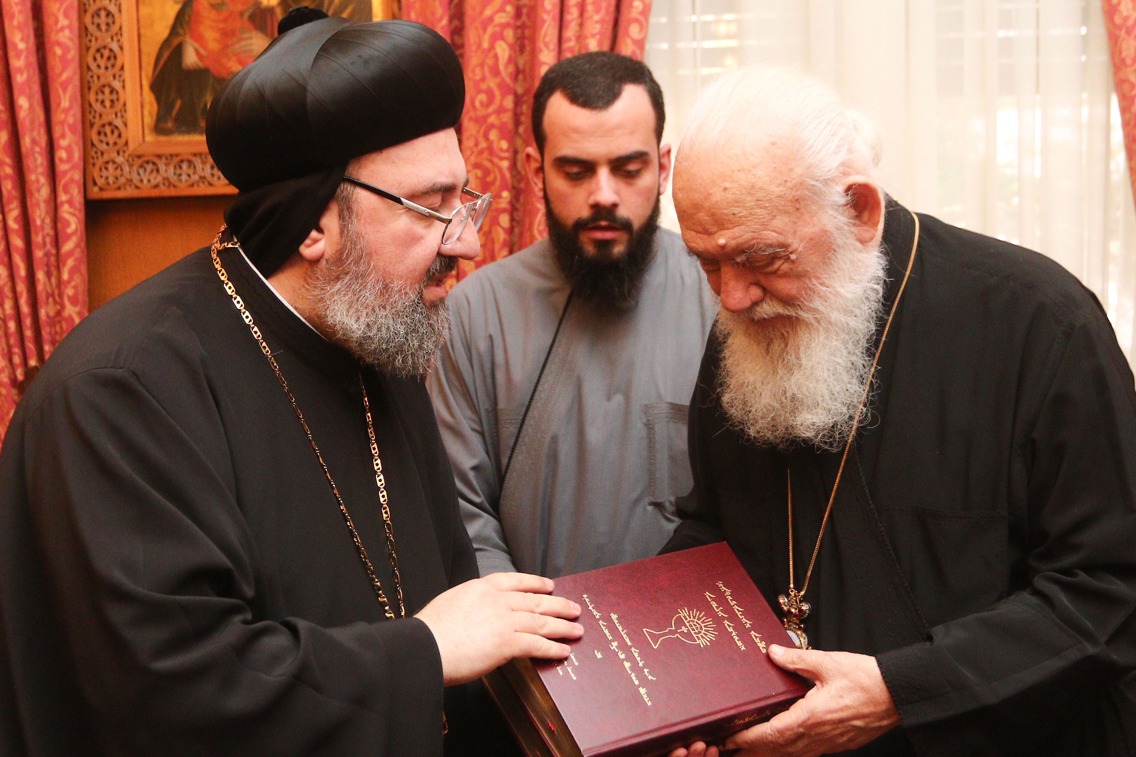 synantiseis-22042613