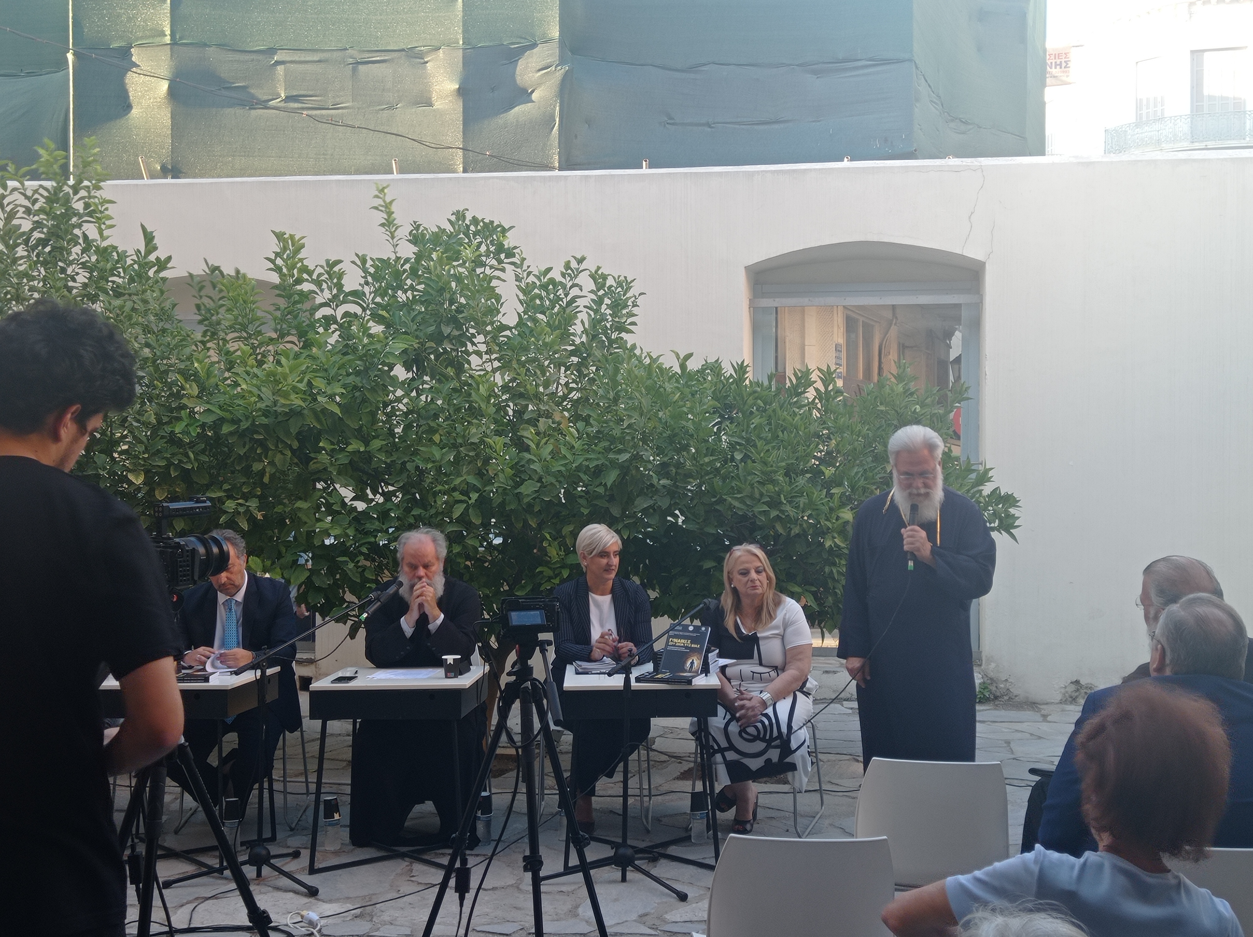 protovoulia-gynaikes5